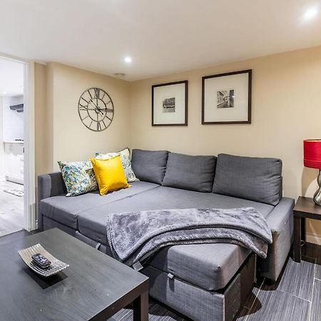 Newly Renovated - Cozy 1Br Apt With Netflix - Prime Location Toronto Bagian luar foto