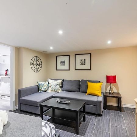 Newly Renovated - Cozy 1Br Apt With Netflix - Prime Location Toronto Bagian luar foto